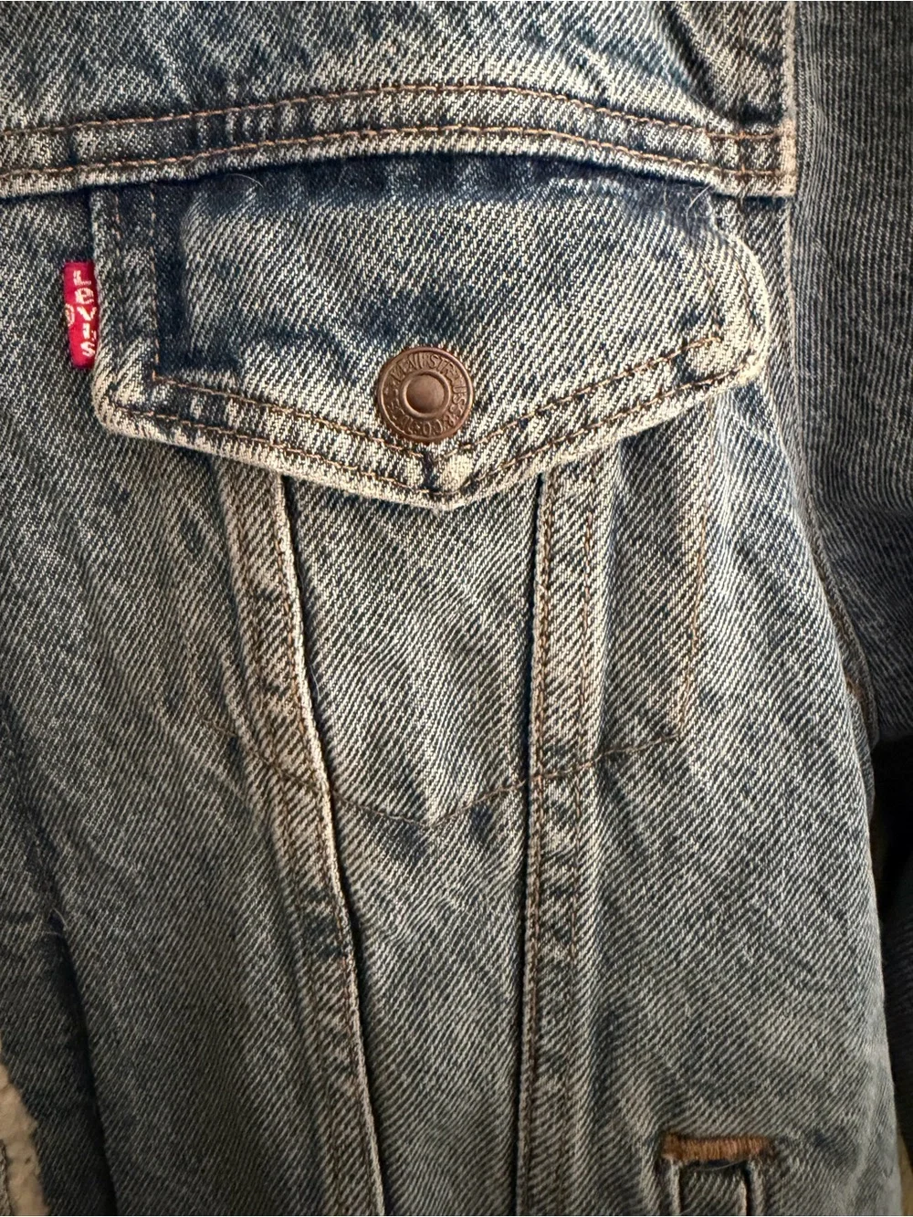 Levi's Light Blue Denim Jacket with Cream Sherpa Collar